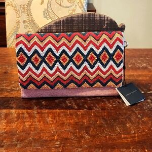 America & Beyond beaded clutch